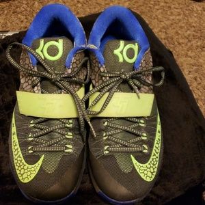 Kd sneakers